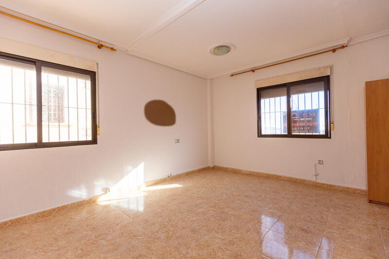 4 Cuarto Villa en venta