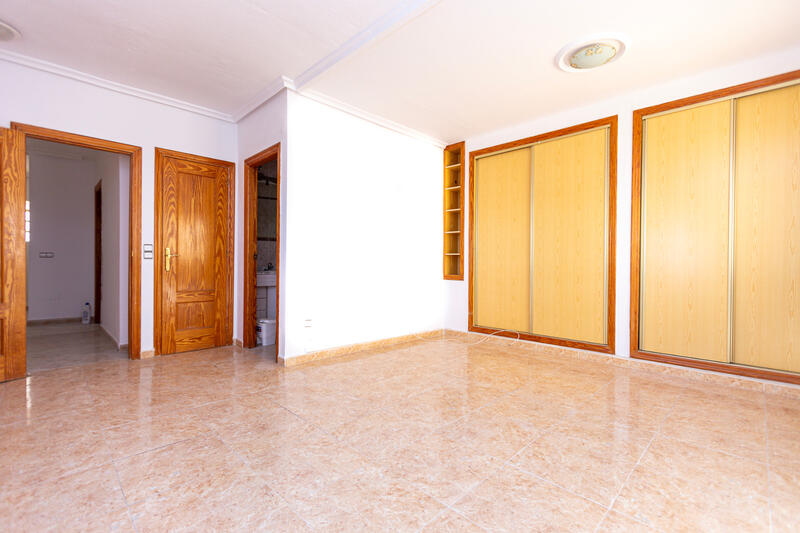 4 Cuarto Villa en venta