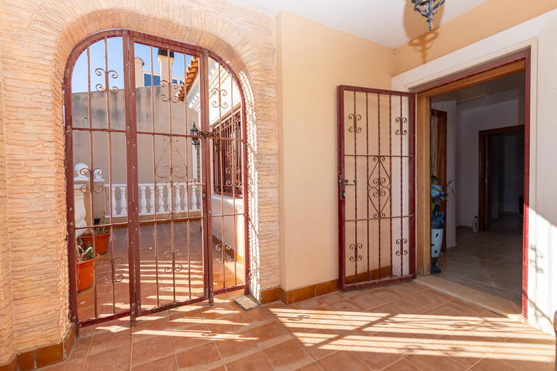 4 Cuarto Villa en venta