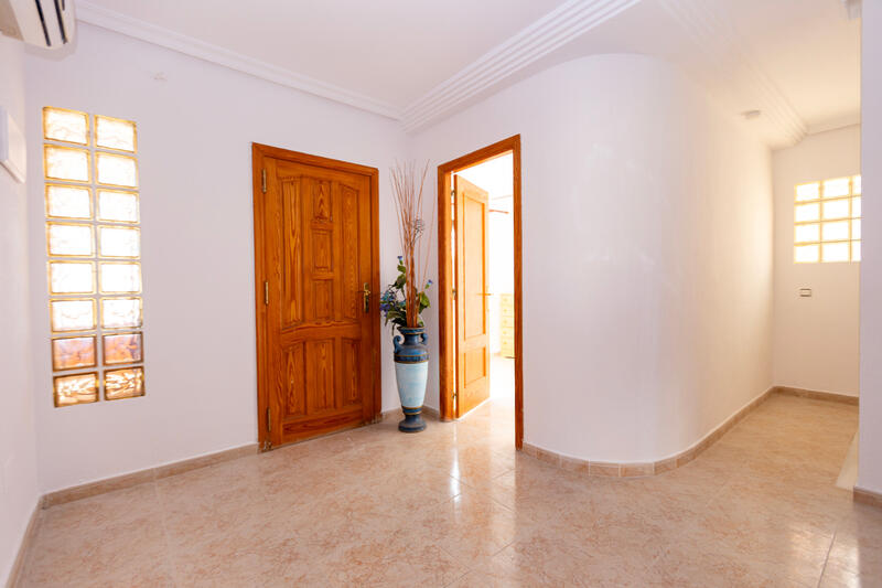 4 Cuarto Villa en venta