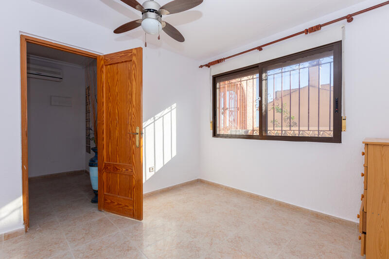 4 Cuarto Villa en venta