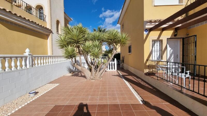 3 Cuarto Villa en venta