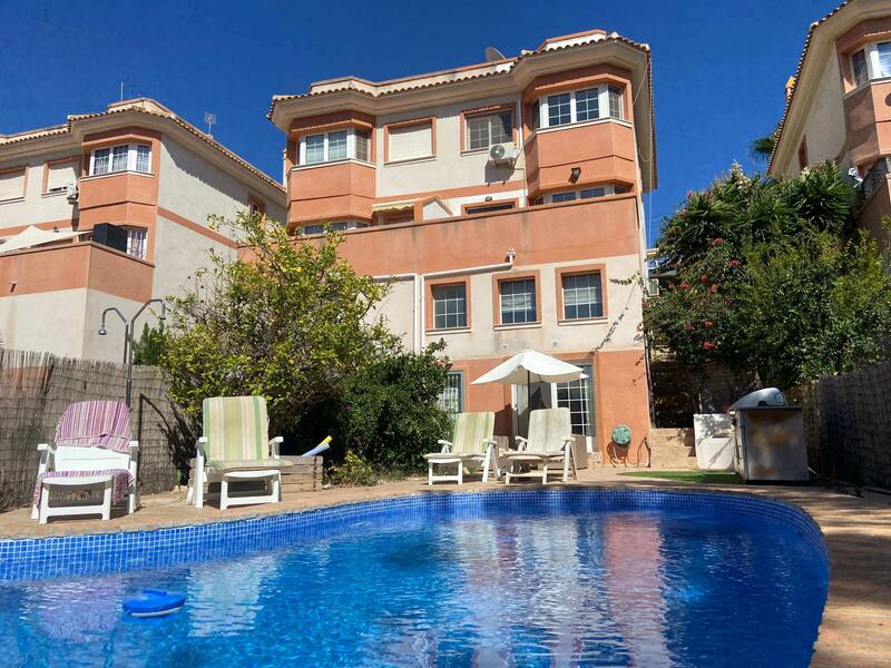 Villa en venta en Villamartin, Alicante