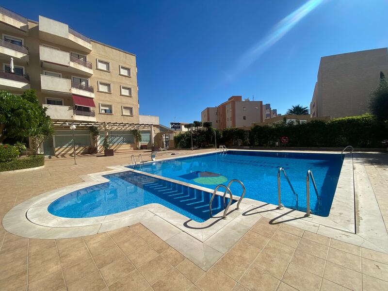 квартира продается в Cabo Roig, Alicante