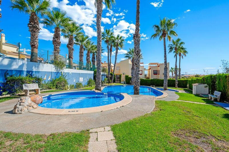 Villa en venta en Playa Flamenca, Alicante