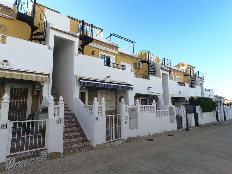 квартира продается в Algorfa, Alicante