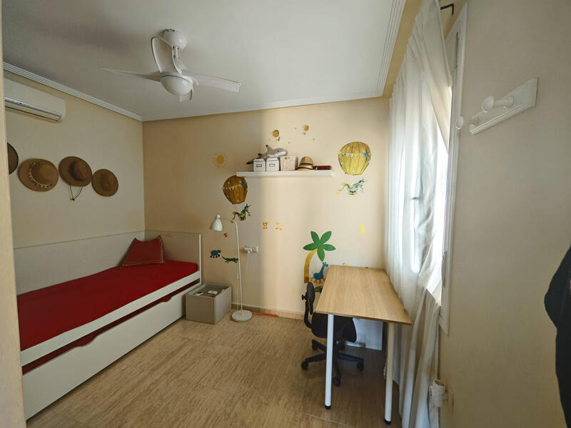 3 Schlafzimmer Stadthaus zu verkaufen