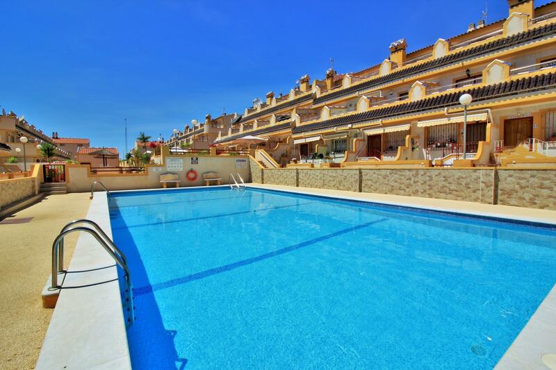 Stadthaus zu verkaufen in Playa Flamenca, Alicante