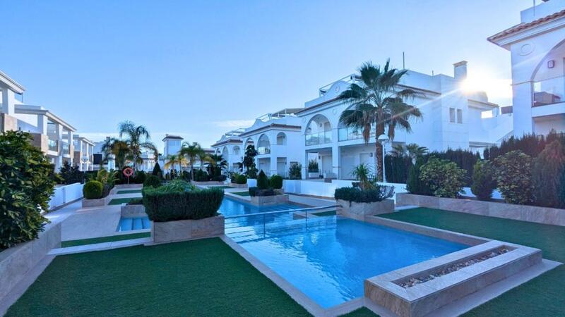 Villa for sale in Ciudad Quesada, Alicante