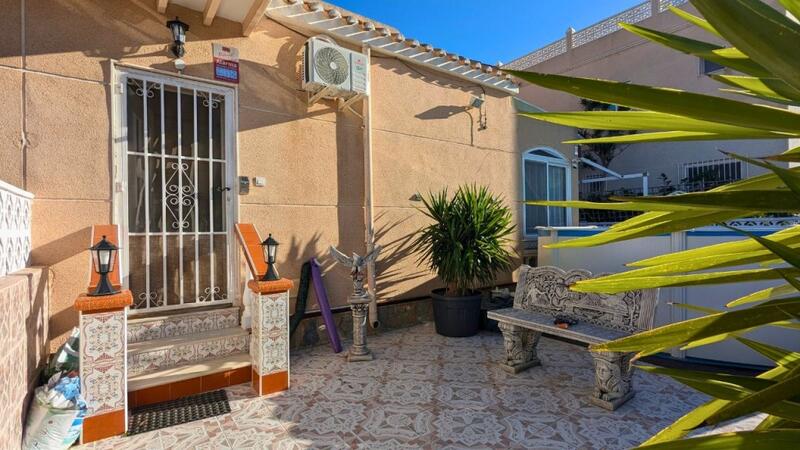 Townhouse for sale in San Miguel de Salinas, Alicante