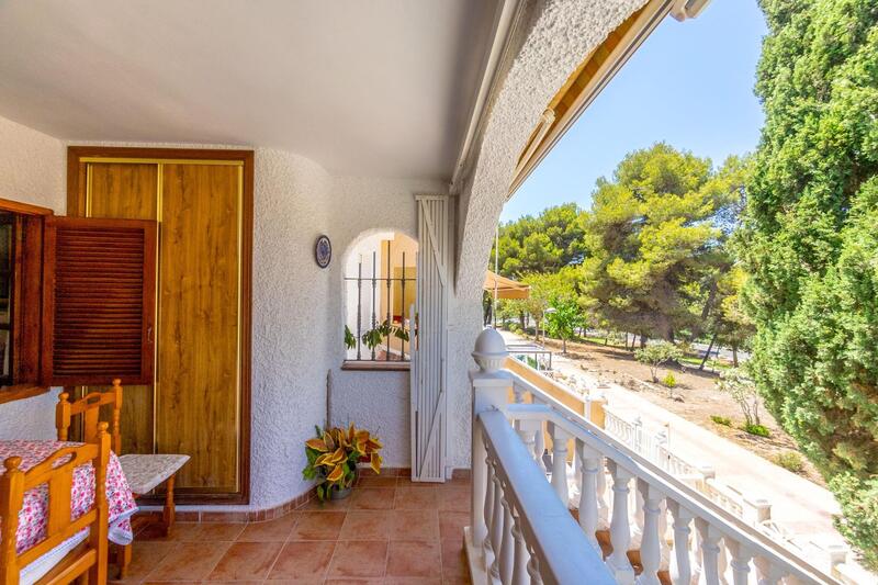 Villa à vendre dans Mil Palmeras, Alicante