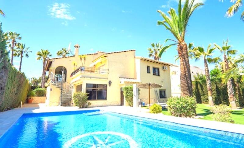 Villa en venta en Villamartin, Alicante