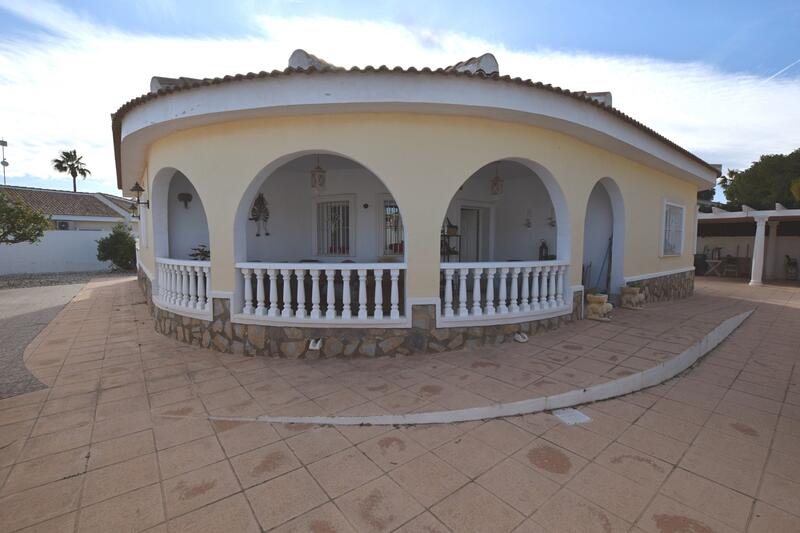 3 Cuarto Villa en venta