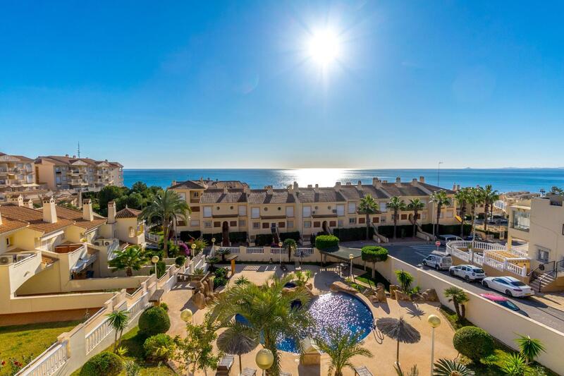 квартира продается в Cabo Roig, Alicante