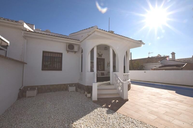 Villa till salu i Ciudad Quesada, Alicante