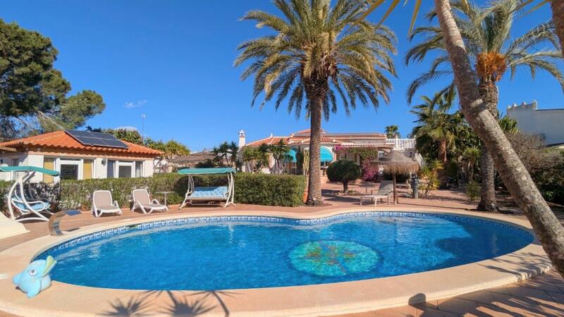 Villa for sale in Ciudad Quesada, Alicante