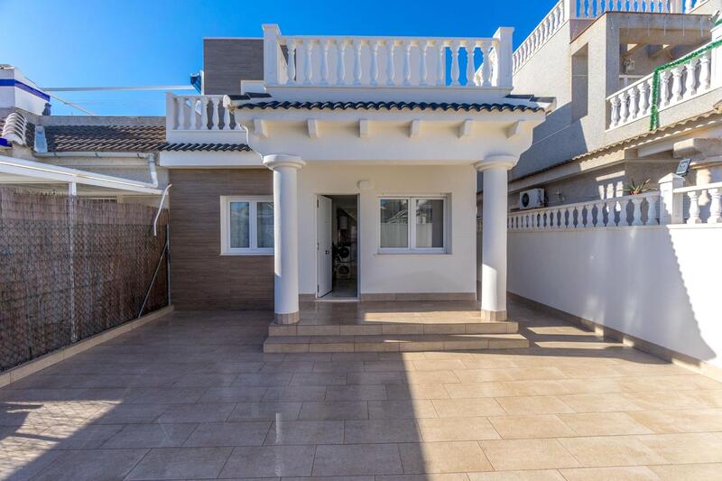 Villa à vendre dans Torrevieja, Alicante