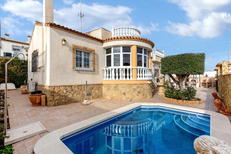 Villa en venta en San Miguel de Salinas, Alicante