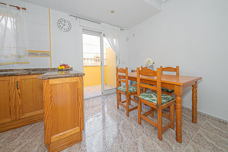 2 bedroom Townhouse for sale