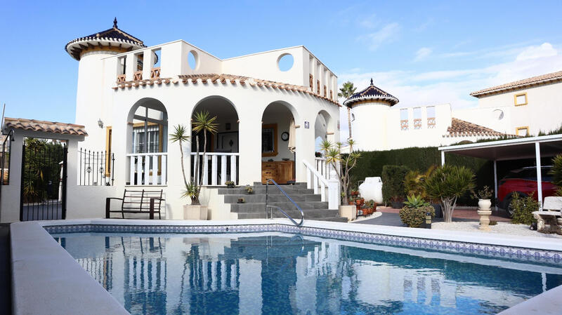 Villa till salu i Lomas De Cabo Roig, Alicante