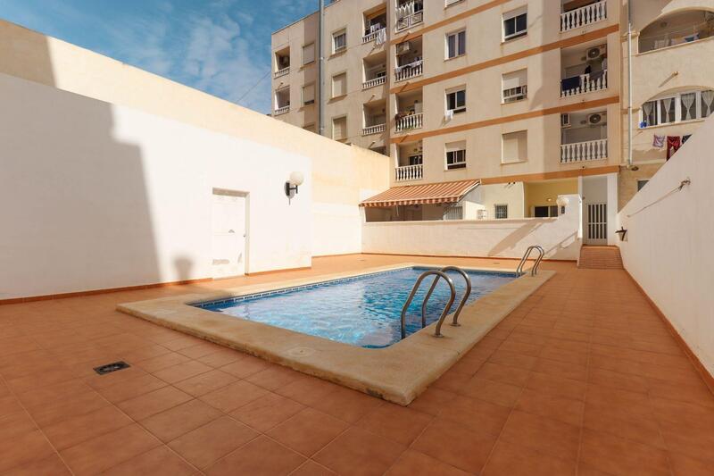 Apartamento en venta en Torrevieja, Alicante