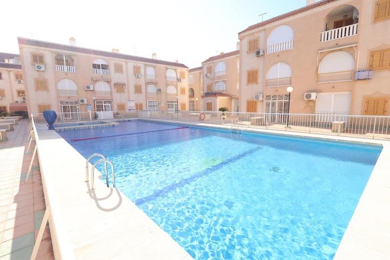 Apartamento en venta en Torrevieja, Alicante