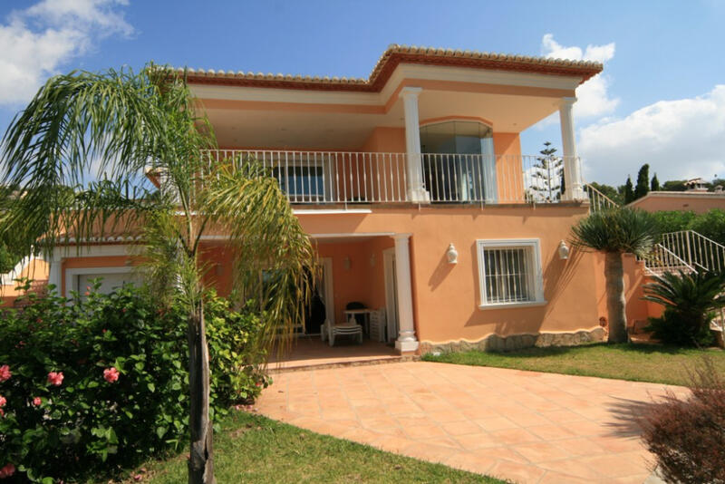 4 Cuarto Villa en venta