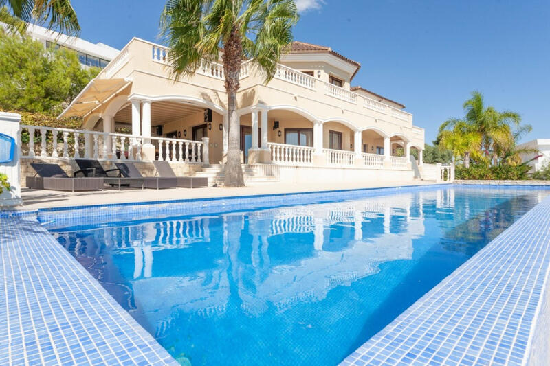 5 bedroom Villa for sale