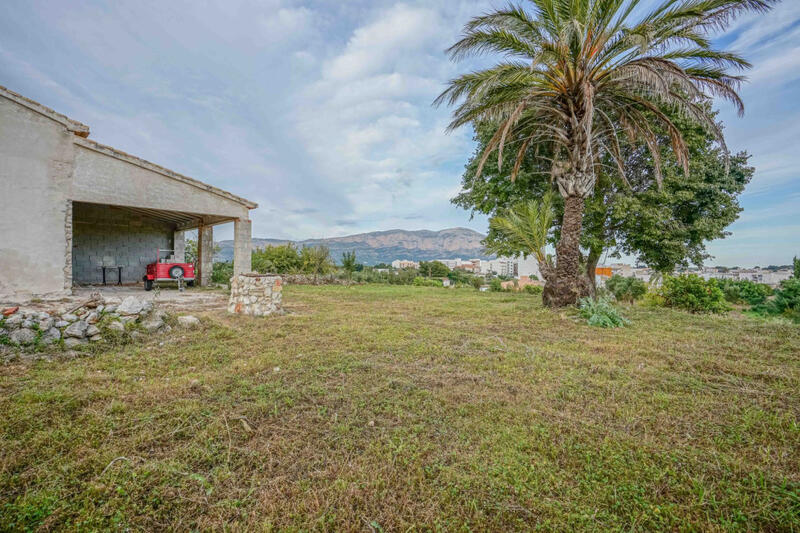 Terrain à vendre dans Gata de Gorgos, Alicante