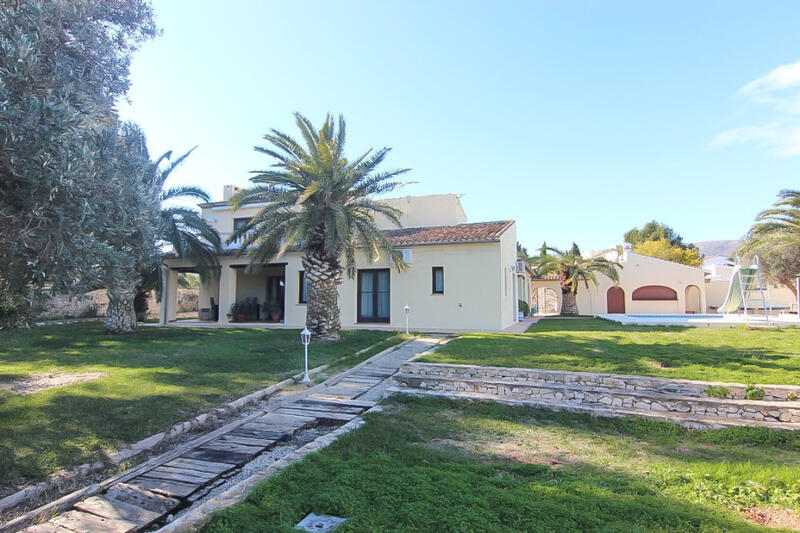 Villa en venta en Benissa, Alicante