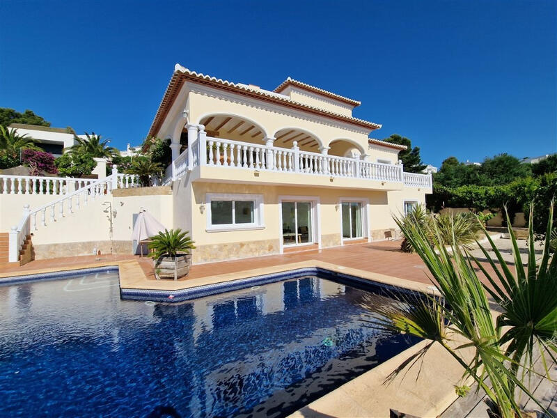 Villa til salg i Moraira, Alicante