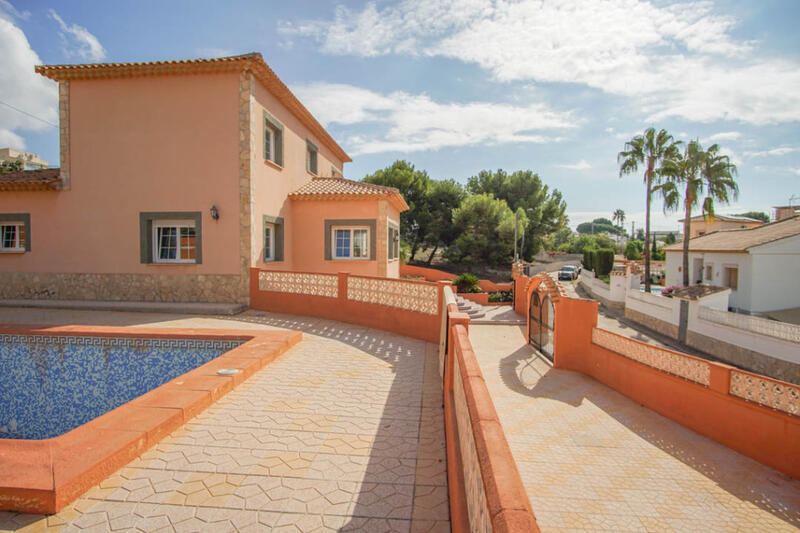 5 bedroom Villa for sale