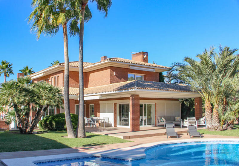 7 bedroom Villa for sale