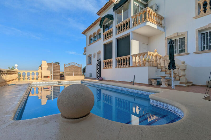 Villa till salu i Denia, Alicante