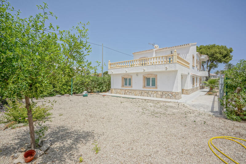 6 bedroom Villa for sale