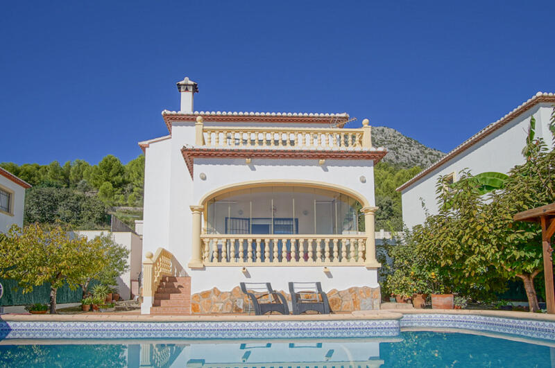 Villa à vendre dans Sagra, Alicante