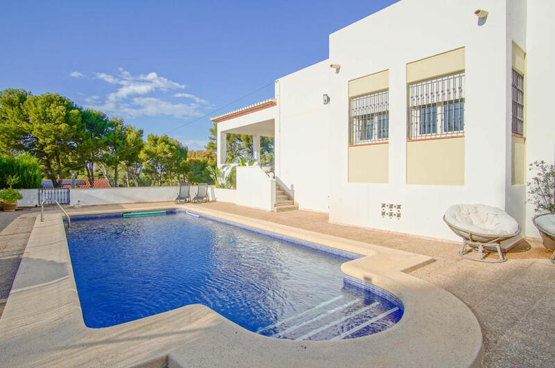 6 bedroom Villa for sale