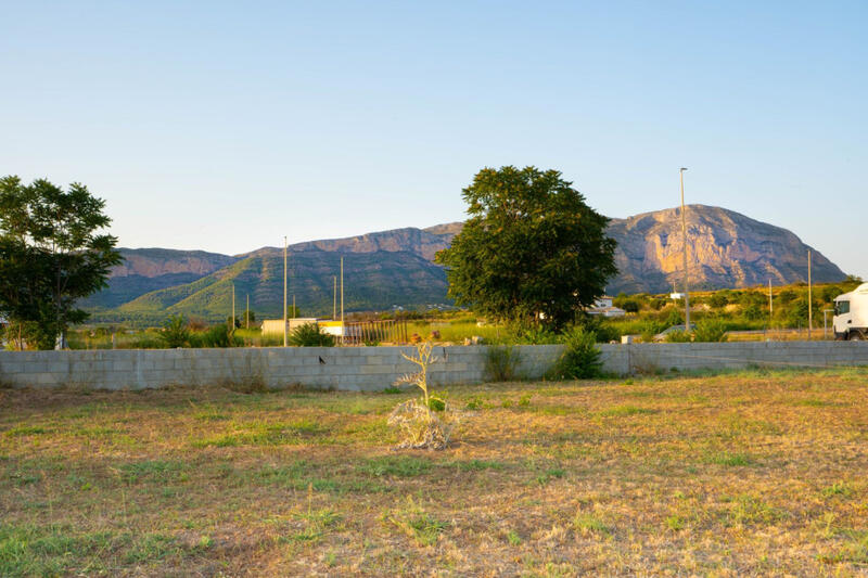 земля продается в Gata de Gorgos, Alicante