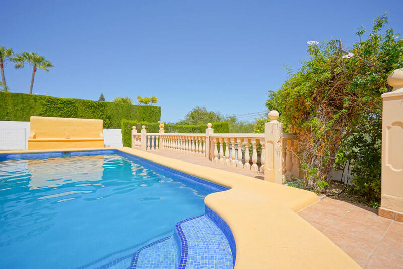 Villa en venta en Benitachell, Alicante