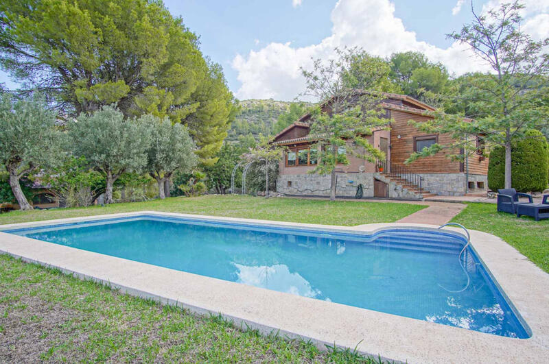 4 Cuarto Villa en venta