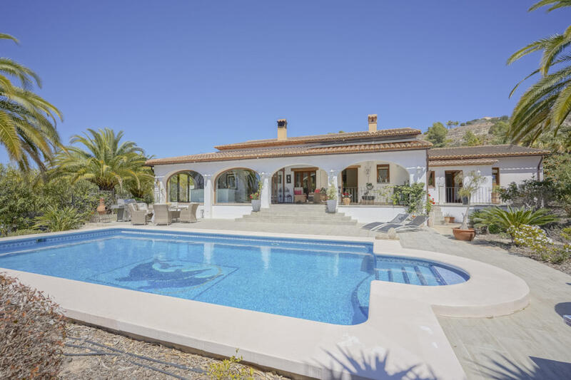 Villa for sale in Benissa, Alicante