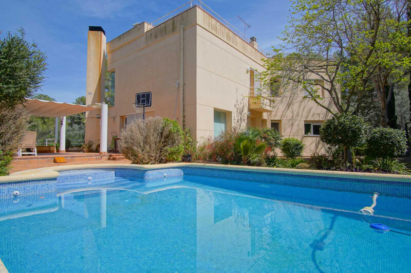 Villa for sale in Pedreguer, Alicante