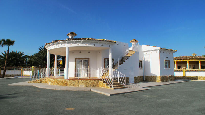 Villa zu verkaufen in Catral, Alicante
