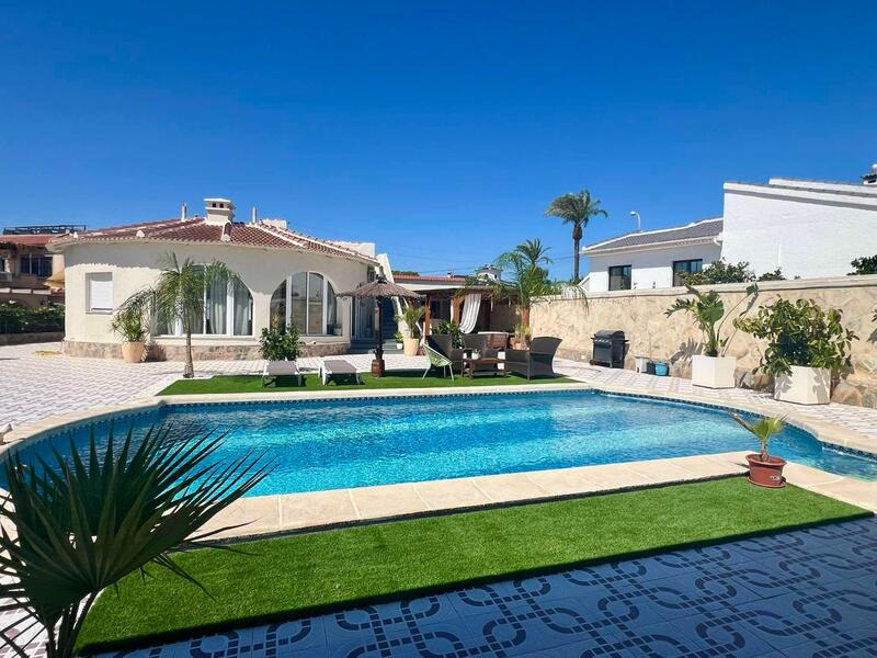 Villa for sale in Ciudad Quesada, Alicante