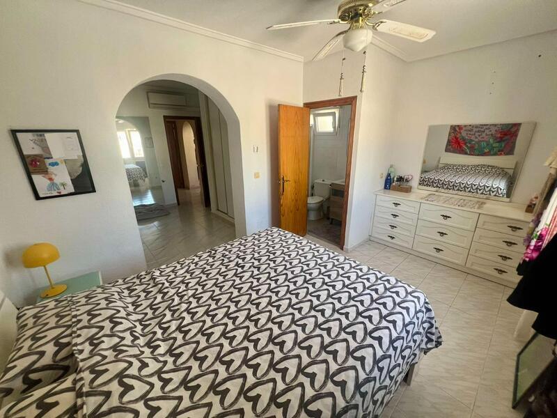 4 Cuarto Villa en venta