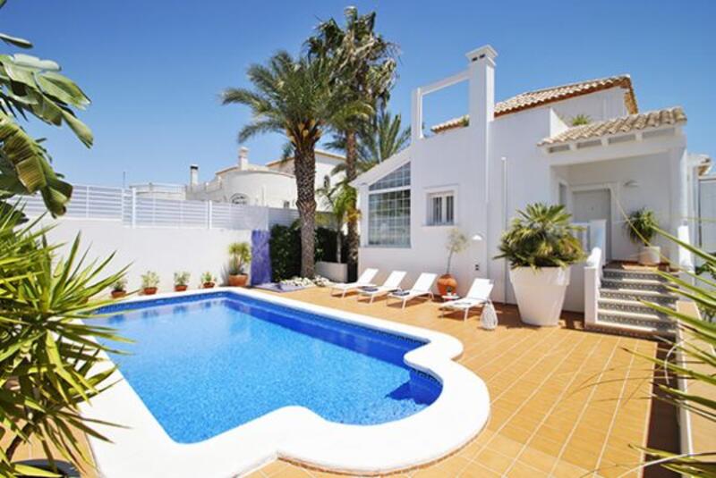 Villa en venta en La Marina, Alicante