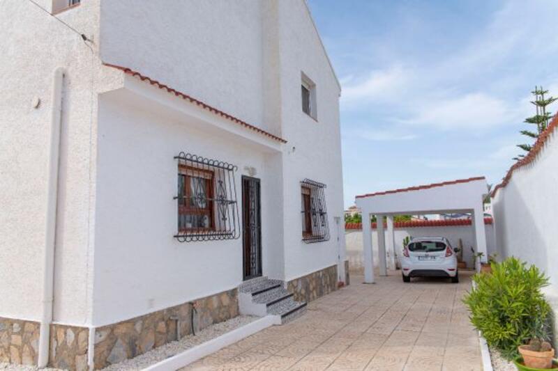 4 Cuarto Villa en venta