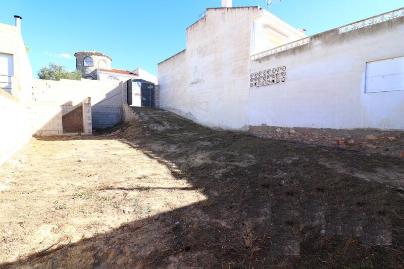 Grundstück zu verkaufen in Benijófar, Alicante