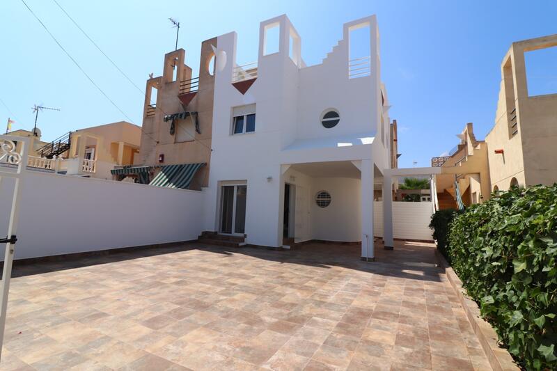 Villa for sale in Torrevieja, Alicante