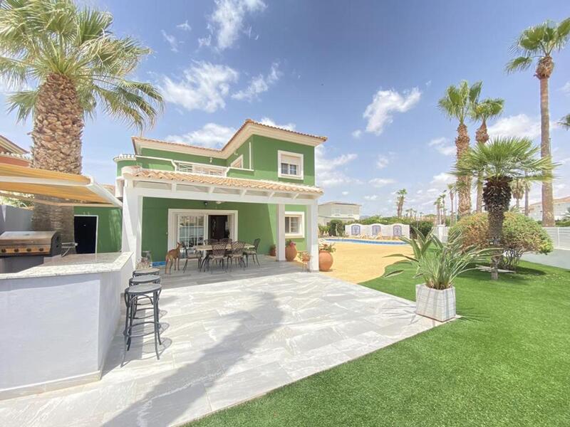 Villa for sale in Campo de Golf, Murcia